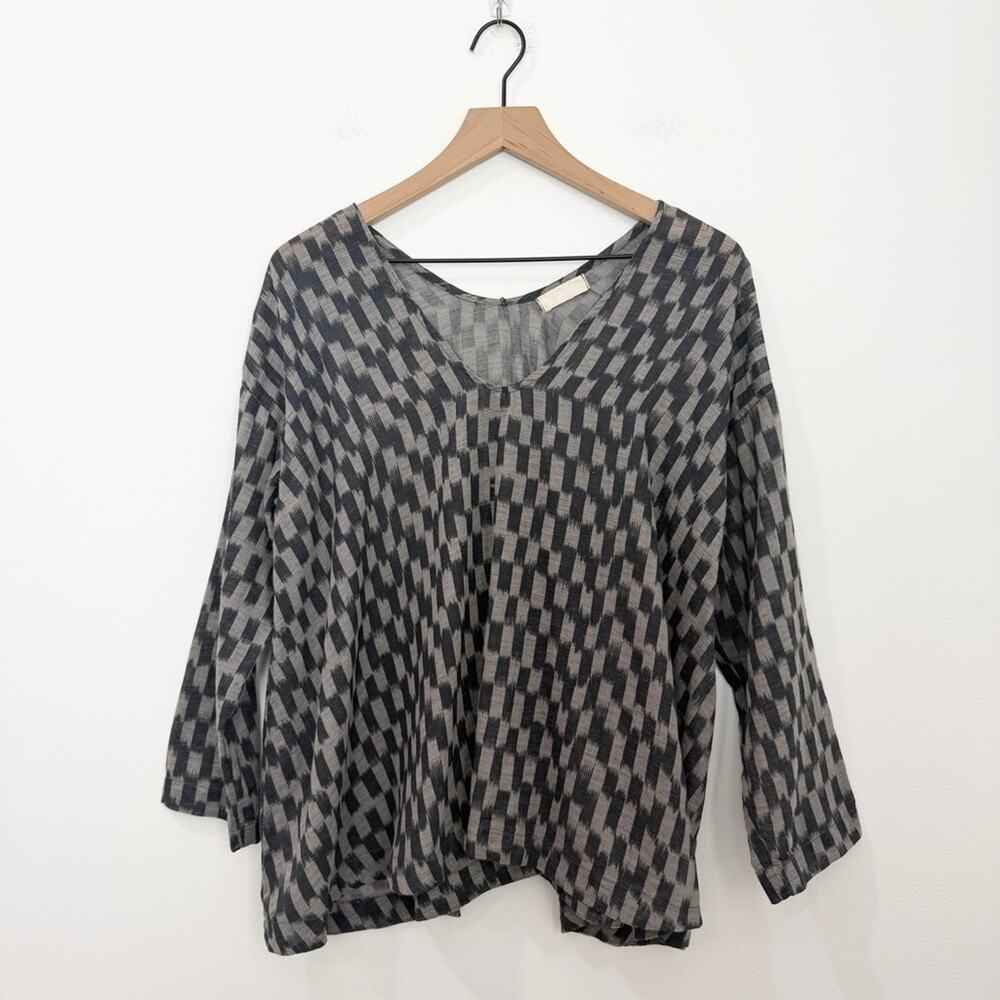 CP Shades 100% Linen Top Size Small Gray Black Patterned V-Neck 3/4 Sleeve Boho